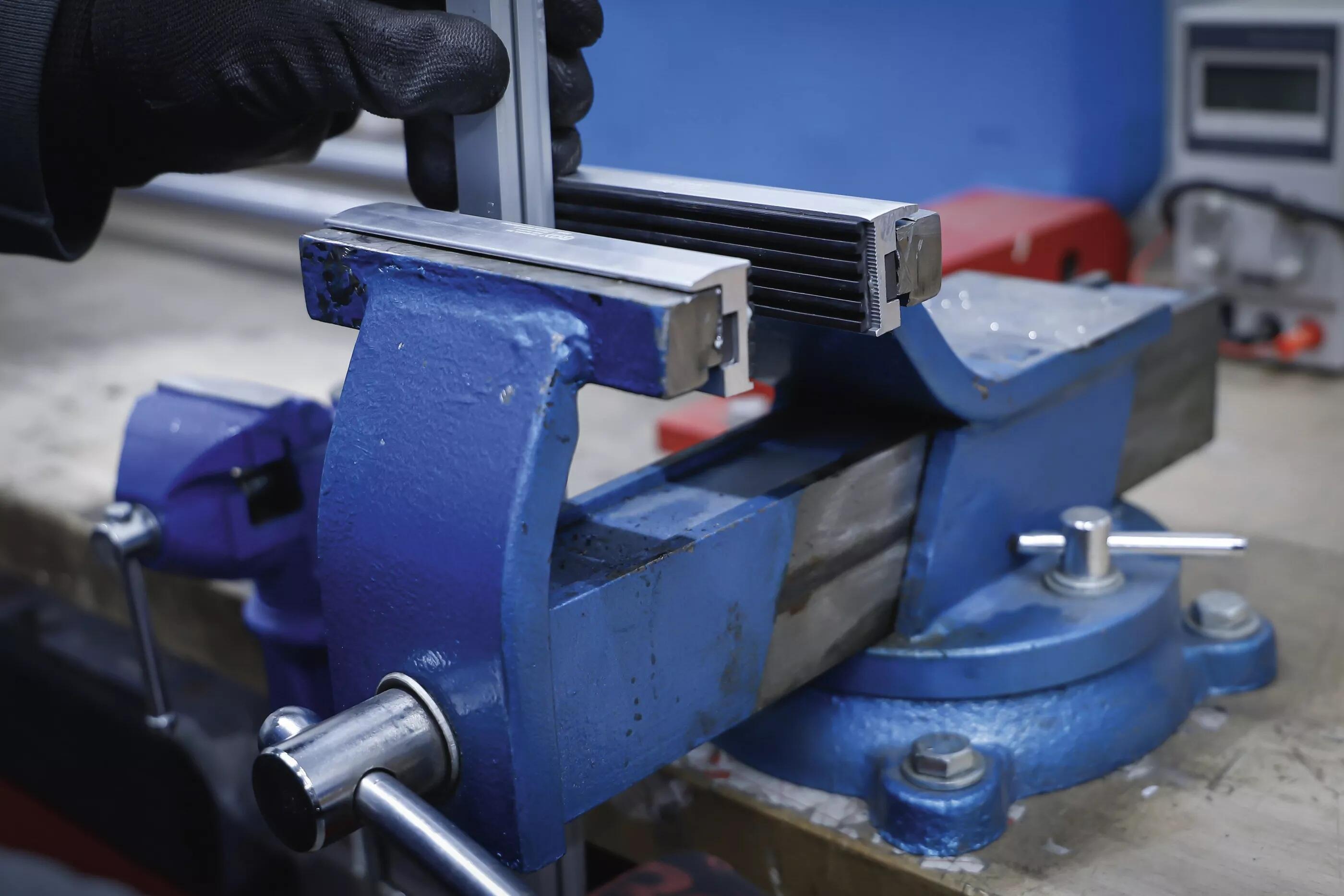 BGS Technic BGS 3045 Hliníkové ochranné čelisti pro svěrák 150 mm. Sada 2 ks