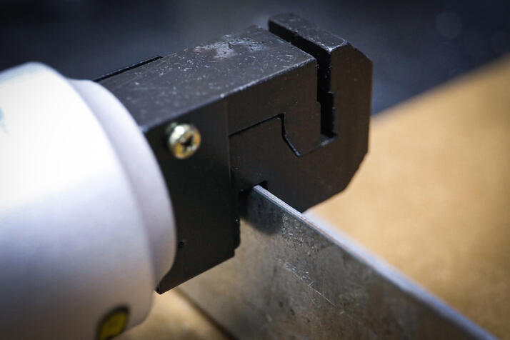 BGS Technic BGS 32550 Pneumatické děrovací a falcovací kleště BGS1032550