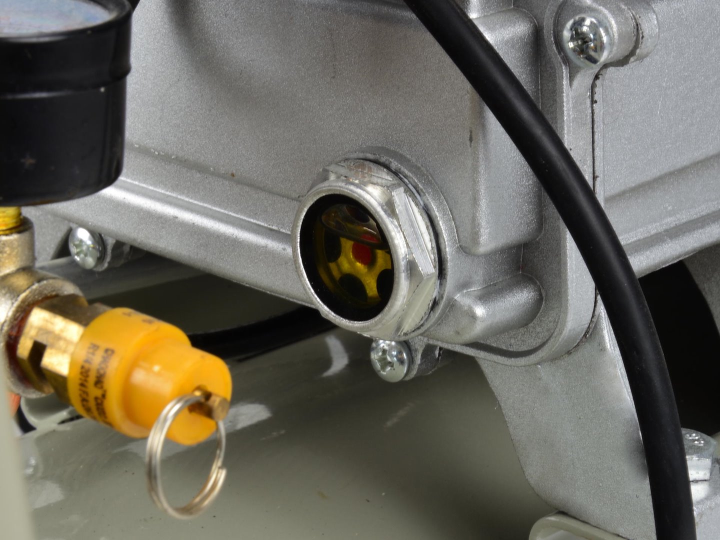 50L olejový vzduchový kompresor 8 bar 210 l/min