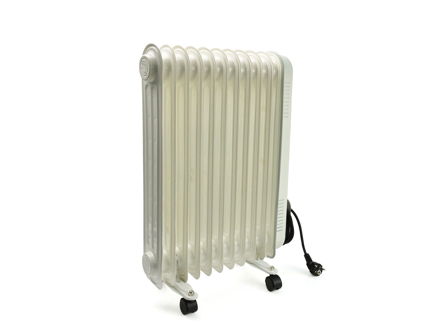 Olejový ohřívač s regulací a termostatem 11 žeber 2500W B14