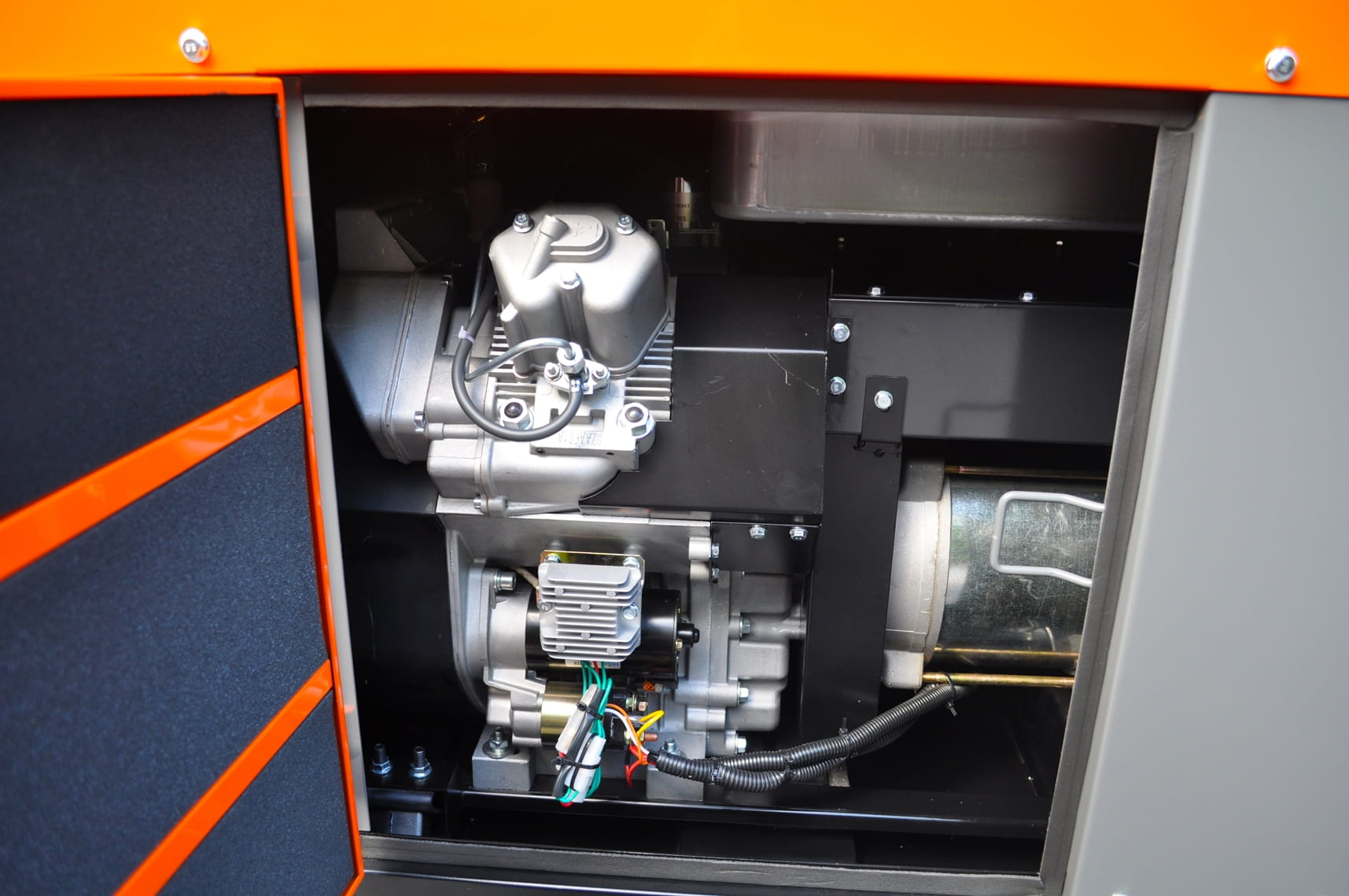 Dieselový generátor 17/18 kW KD154