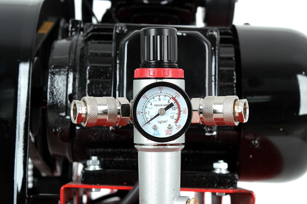 Olejový kompresor 100 l, 3,8 HP + odlučovač KD1472