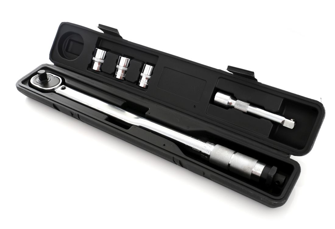 Momentový klíč 1/2" 28 – 210 Nm s hlavicemi 17,19 a 21 mm