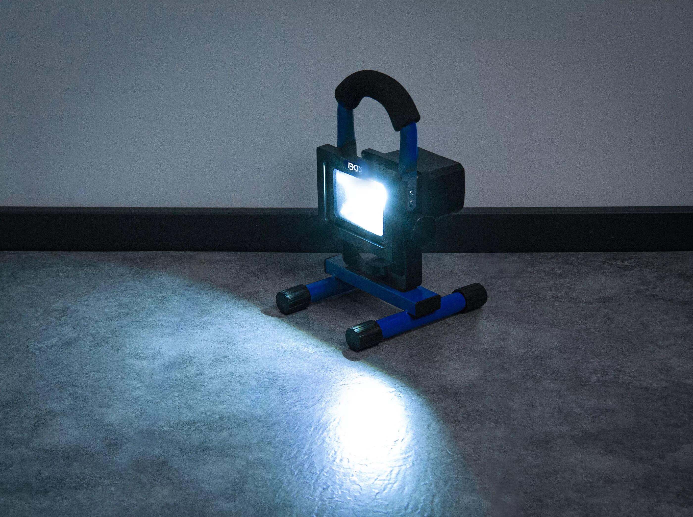 BGS Technic BGS 85340 Akumulátorový pracovní reflektor COB-LED 5 W (2,2 Ah)
