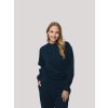 Unisexová mikina crew ukázka na modelce