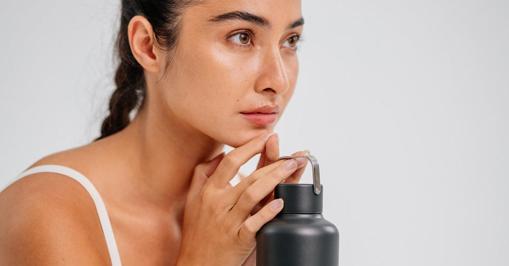 Jak vám pití většího množství vody může pomoci dosáhnout cílů pro rok 2022?