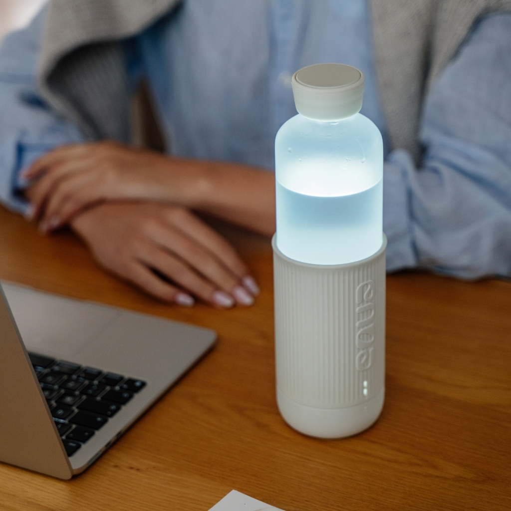 Plná lahev až do večera? Glow Ti připomene, kdy se napít