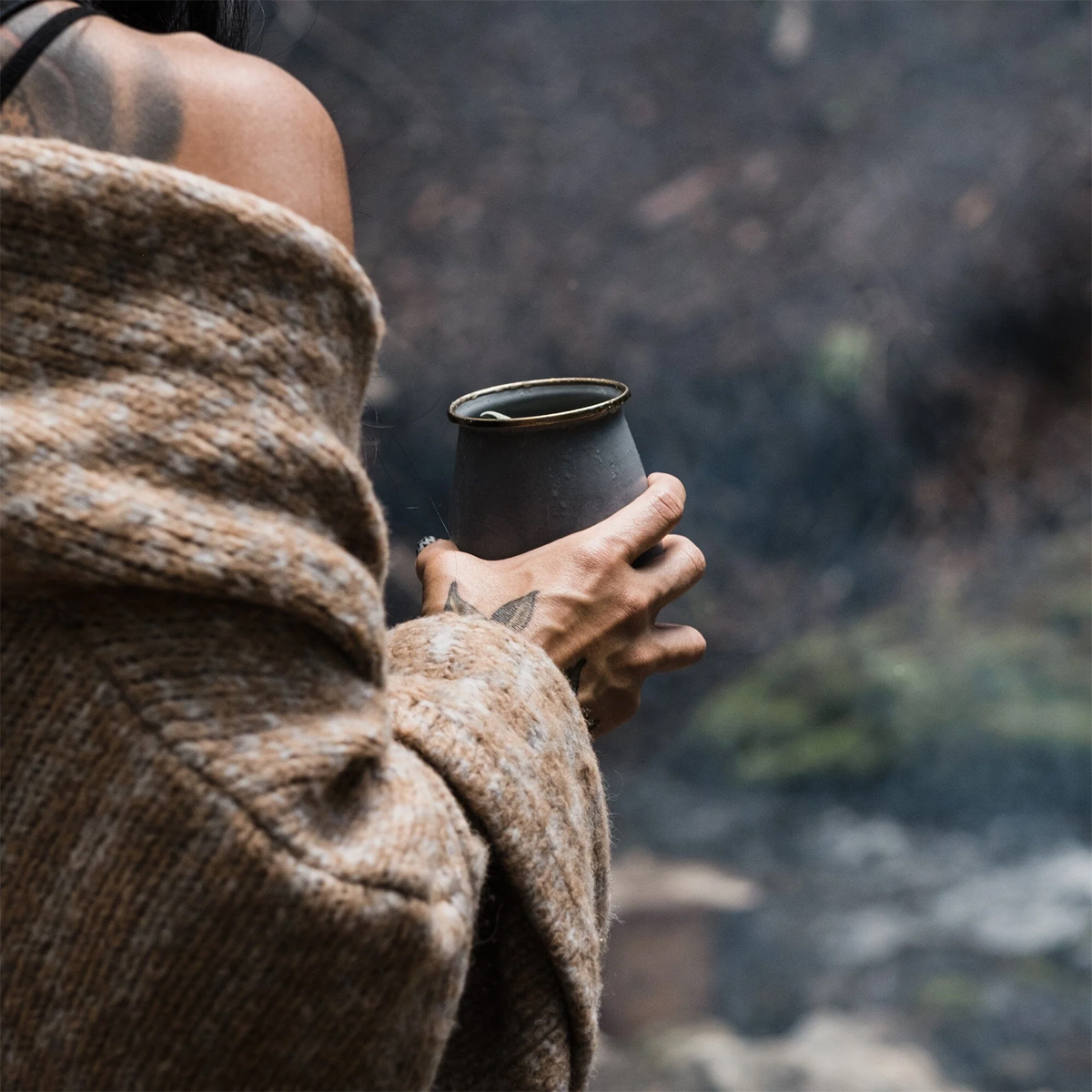 Barebones-pohar-sivy-web