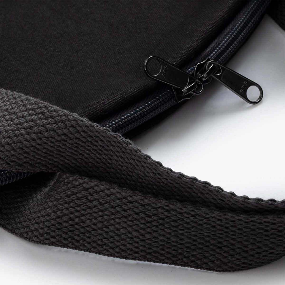 Barebones-taska-na-rost-3web