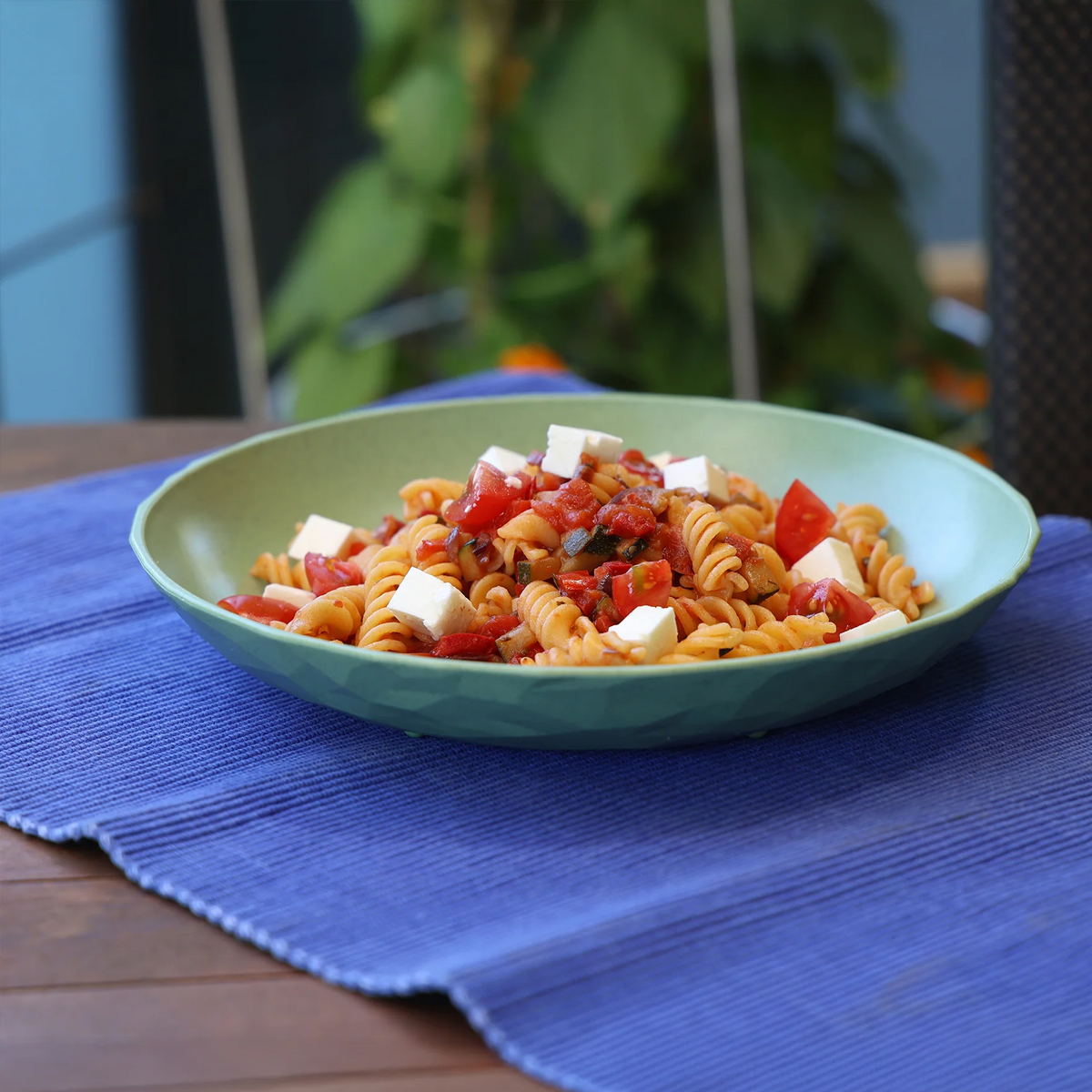 Koziol-CLUB-PLATE-220-mm-hlboky-tanier-22-cm-4-web