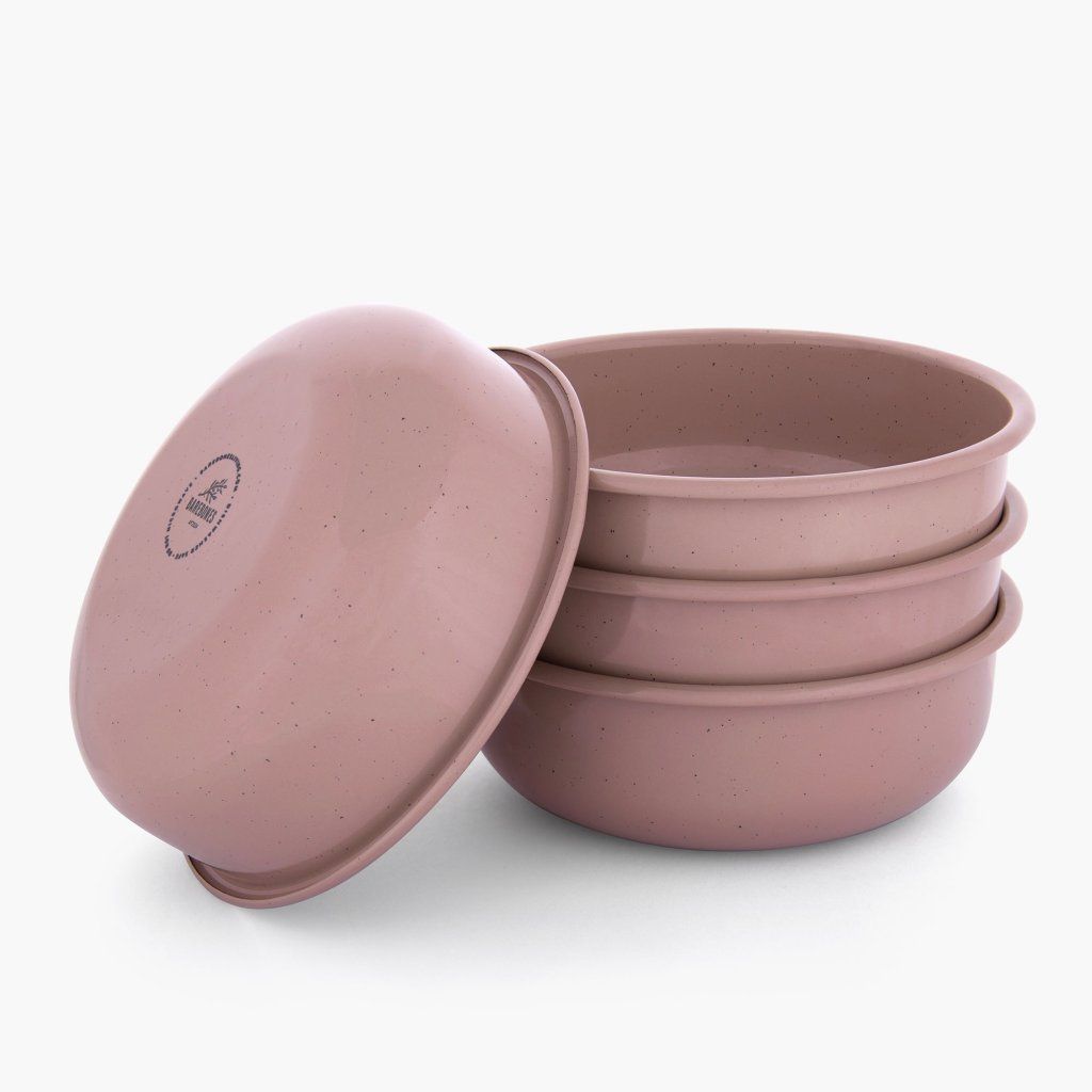 Barebones Rolled Enamelware smaltovaná miska 1 l staroružová pri používaní