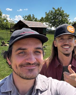 Keď som si vo Forbes prečítal rozhovor so Samuelom zo @sliepockovo , hneď som vedel, že sa mu musím ozvať. Lebo toto sú...
