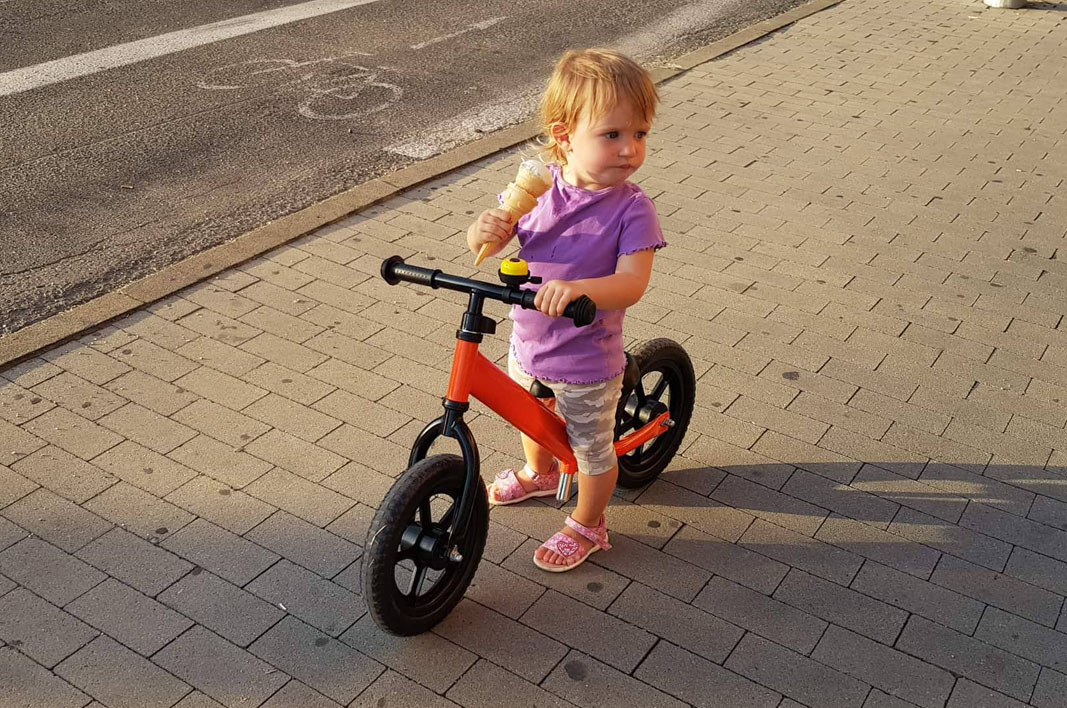 Ako naučiť dieťa používať odrážadlo rýchlo a jednoducho?