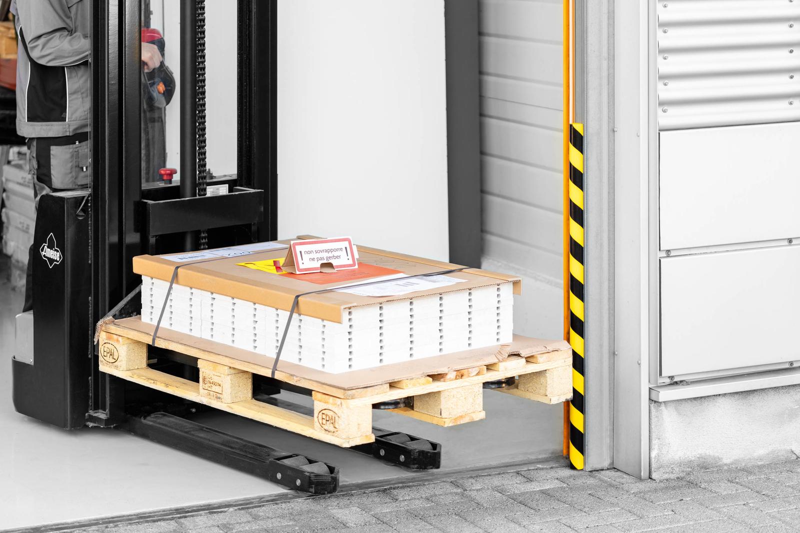 Durable Ochrana povrchu profil S32R, žlto-čierna, samolepiaca