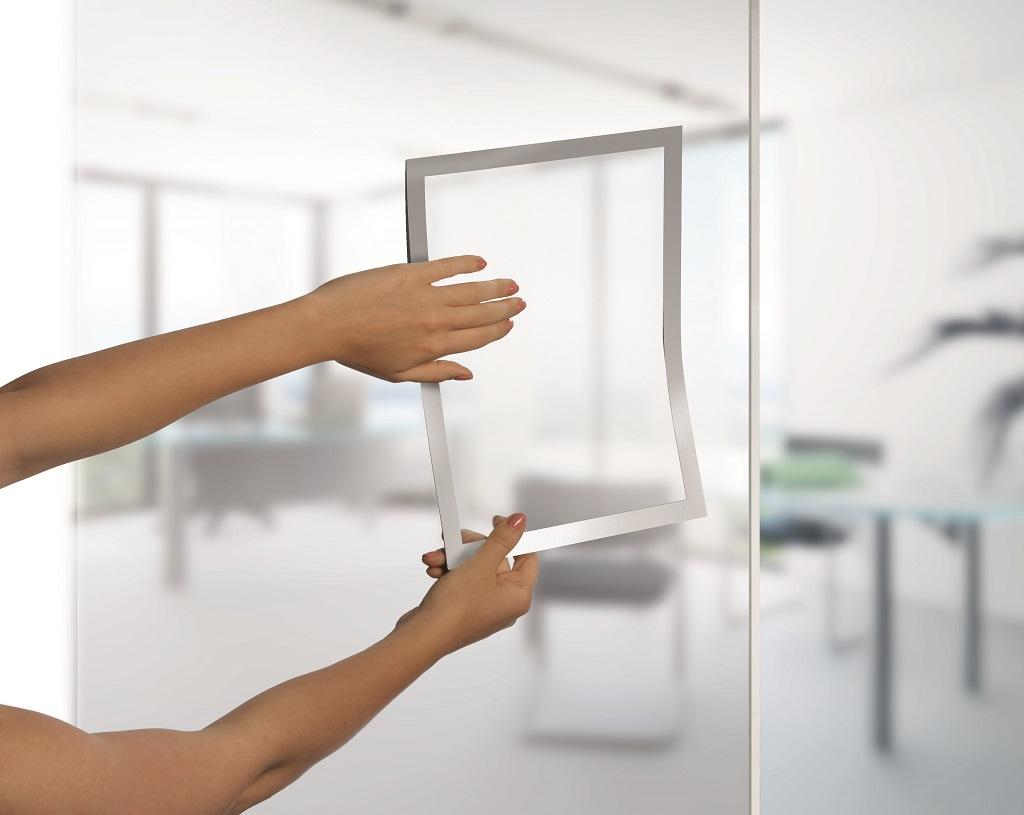 Durable Samolepiaci DURAFRAME A4 strieborný