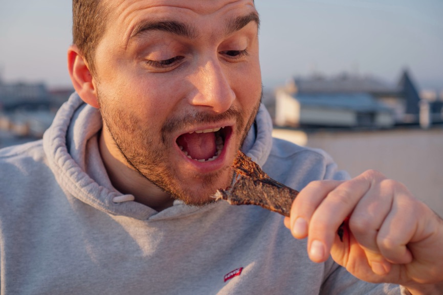 sušené maso hovězí jerky svačina snack mo jerky