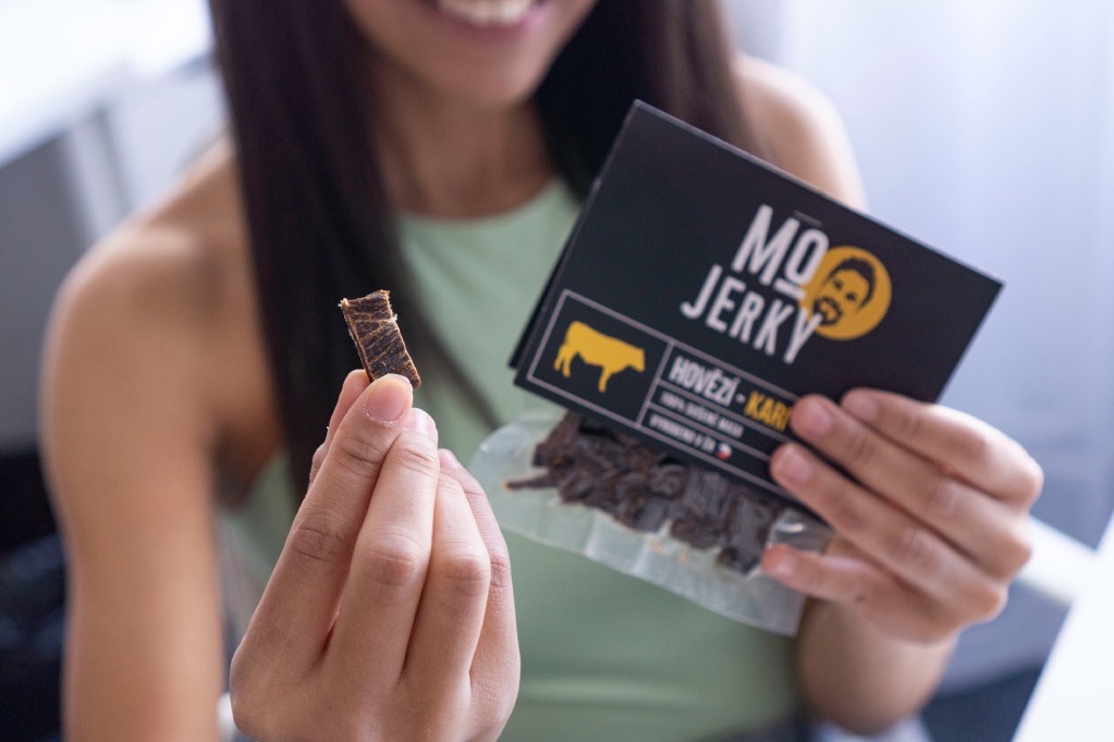 MO jerky sušené maso hovězí kari slečna kancelář