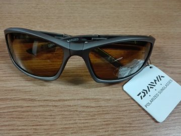 Polarizační brýle DAIWA - šedý rám žluté sklo G10