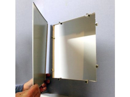 Kryt otvoru 45x45cm SDK 8x magnet