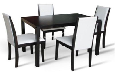 Jedálenský stôl ,,srdce“ kuchyne