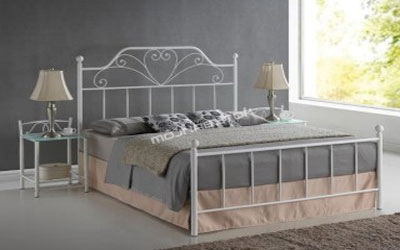Manželská posteľ – kov, drevo či čalúnenie?