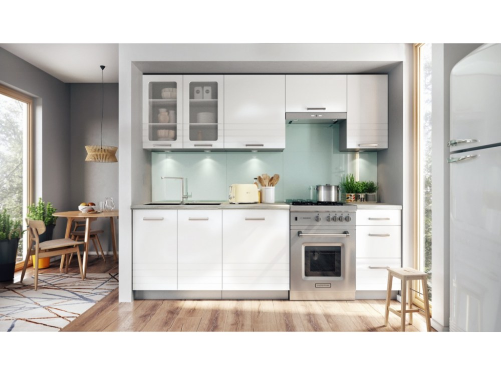 biela kuchynská linka so svetlomodrou zástenou od Mojnabytok.sk