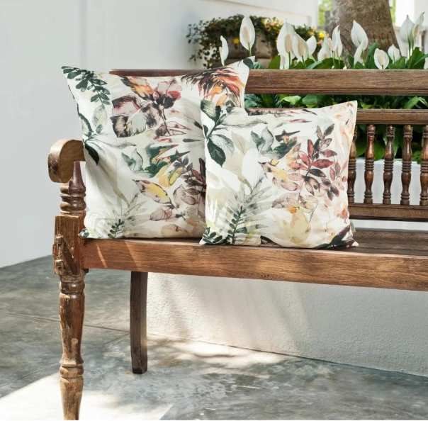 Obrázok, na ktorom je nábytok, vankúš, dekoratívny vankúš, vnútri

Obsah vygenerovaný pomocou AI môže byť nesprávny.