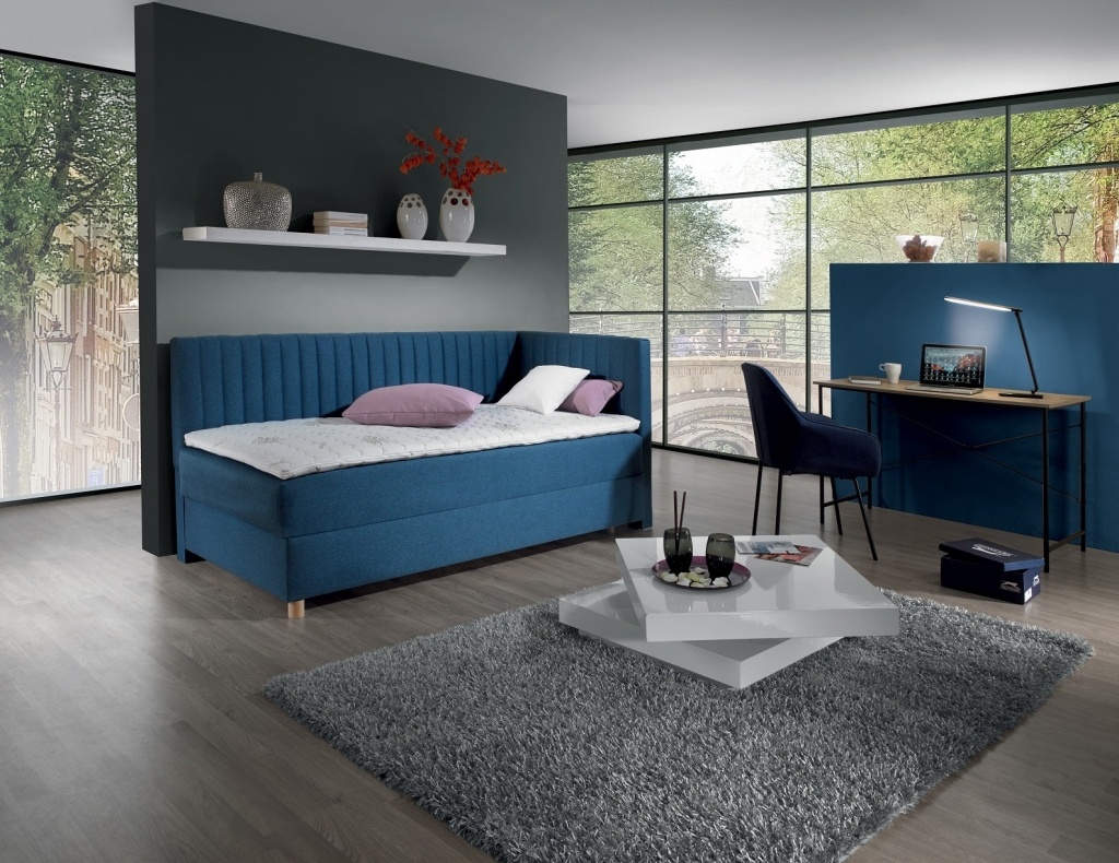 E-shop New Design Čalúnená posteľ NOVO s čelami | pravá s topperom Extra Rozmer.: 90 x 200 cm