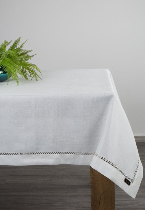 ArtFir Obrus EMILY | biela 140 x 180 cm ArtFir Obrus EMILY | biela 140 x 180 cm