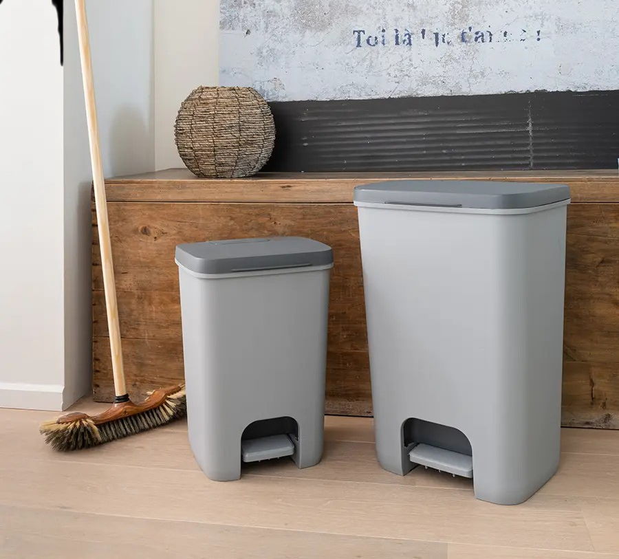 CURVER Odpadkový kôš ESSENTIALS 40L | sivá