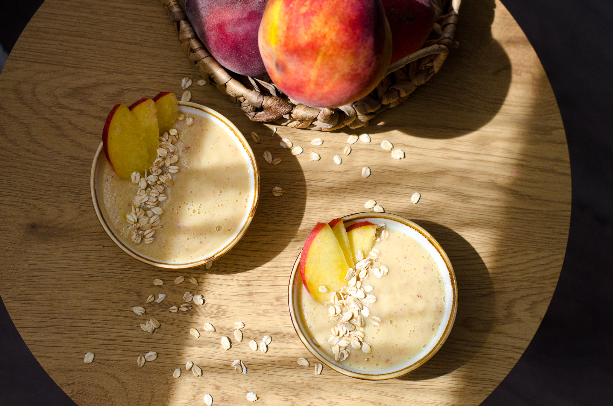 Broskyňová smoothie miska