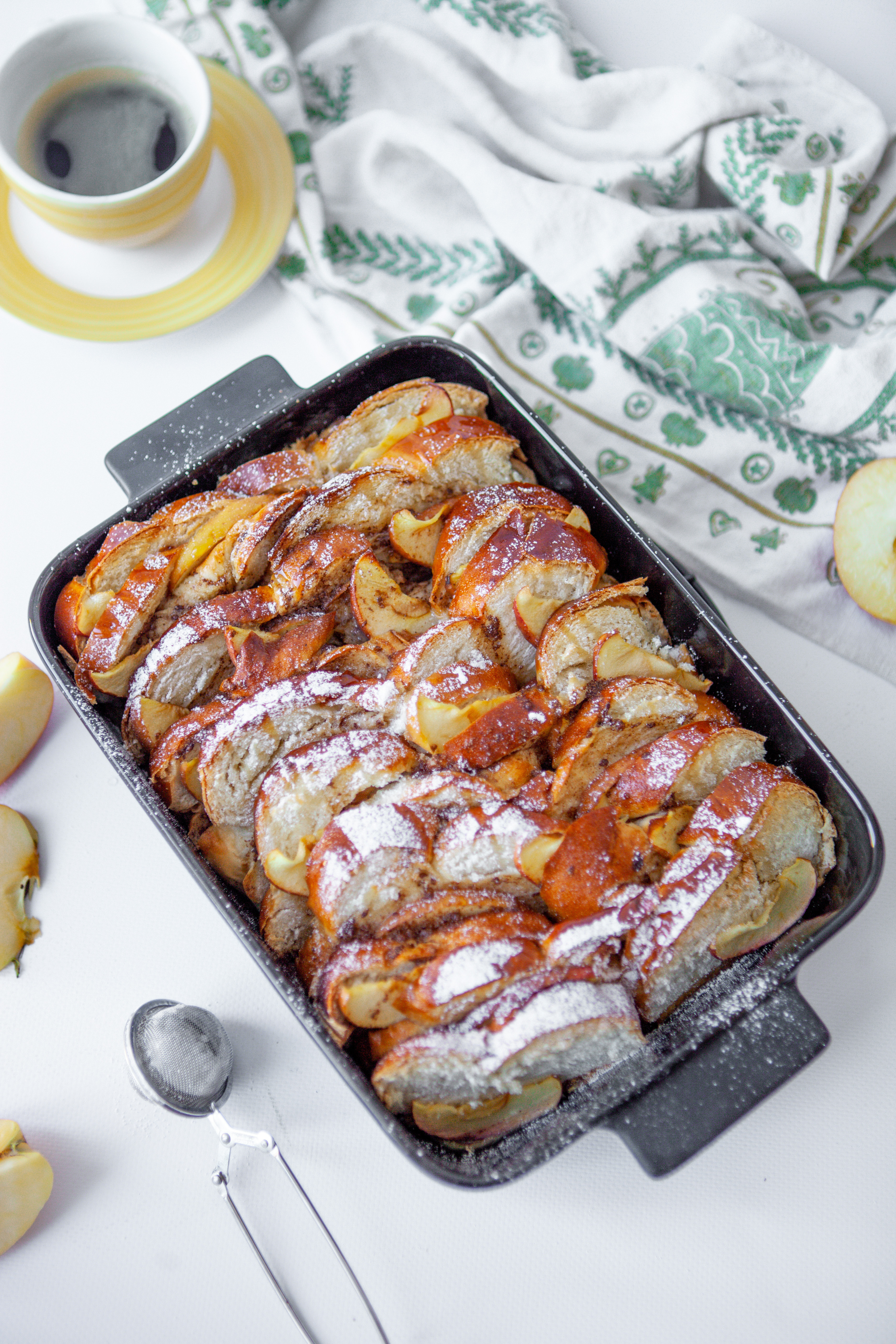 Zapekaná vianočka s jablkami