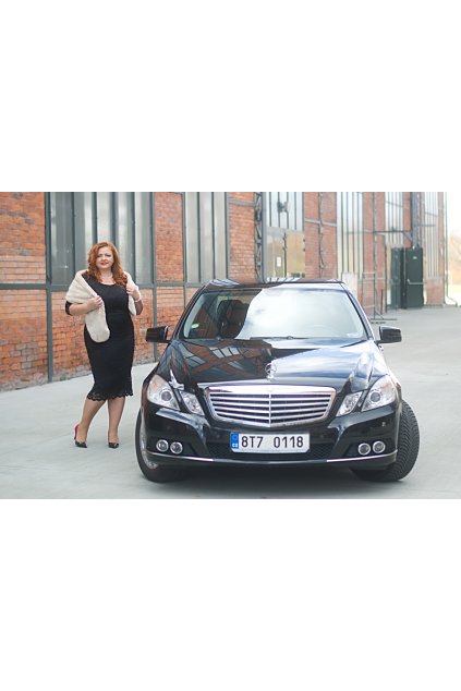 Adlib malé pouzdrové krajkové šaty černé