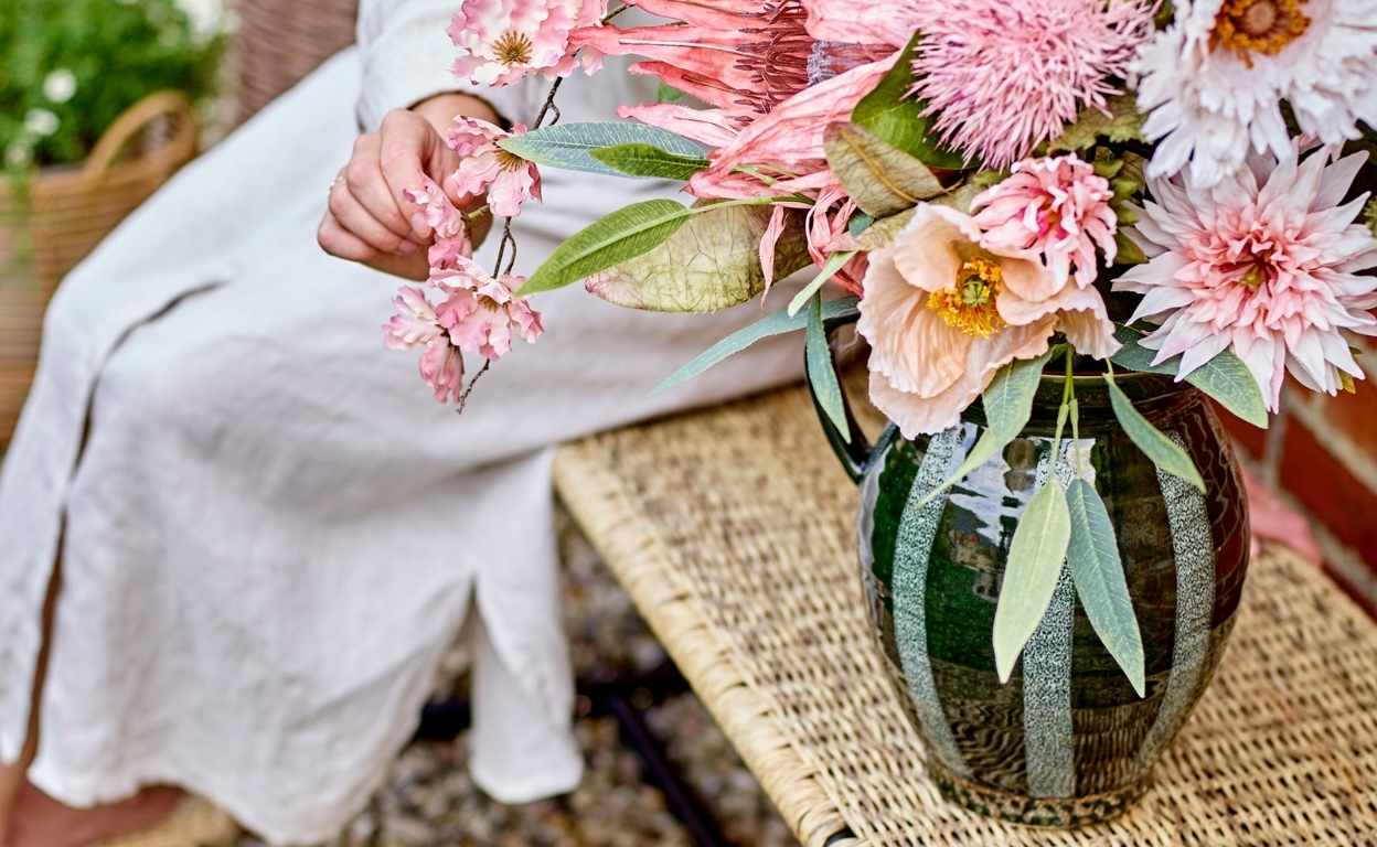 Pozvěte jaro na návštěvu: Dekorace a nábytek, který rozzáří váš interiér