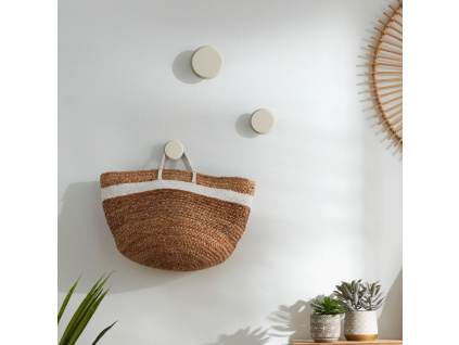 Set tří béžových bukových nástěnných věšáků Kave Home Nadua