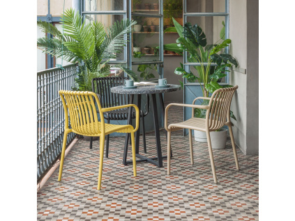 Černý terrazzo zahradní stůl Kave Home Tella 70 cm