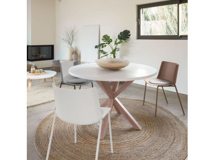 Bílý jídelní stůl Kave Home Argo 120 cm s přírodní kovovou podnoží