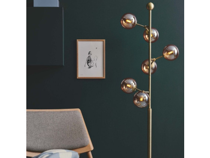 Jantarově hnědá skleněná stojací lampa Halo Design Atom 155 cm
