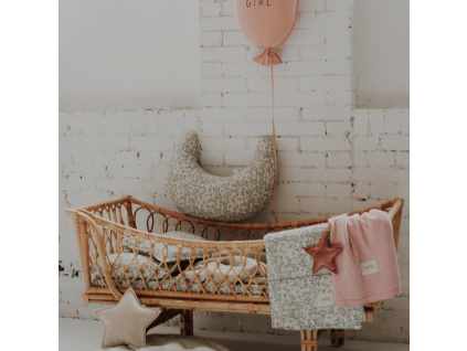 Růžový bavlněný kojicí polštář Blush Daisies 62 cm