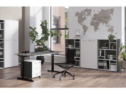 Set pěti bílo-šedých přídavných polic Pasadena