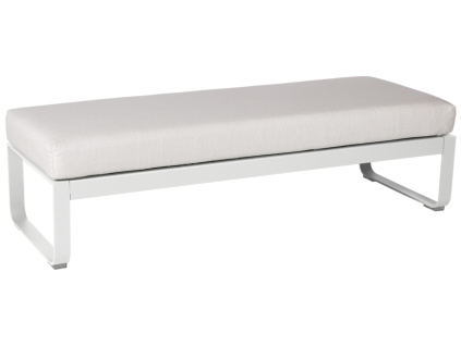 Bílá čalouněná lavice Fermob Bellevie 148 cm s bílou podnoží