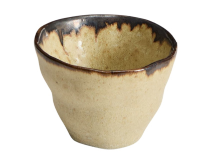 Hnědý keramický hrnek Kave Home Abela 240 ml