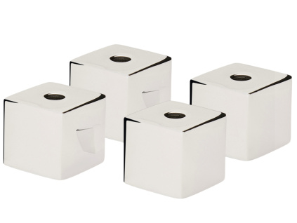 Set čtyř lesklých nerezových svícnů kave home Acadia 2 cm