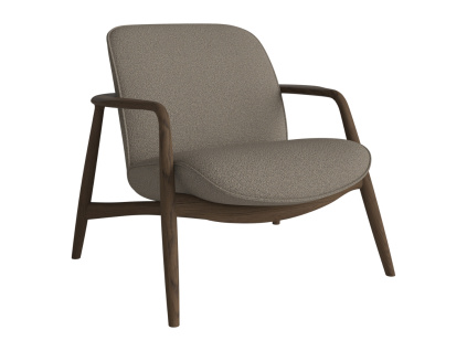 Světle hnědé bouclé křeslo Bowie s tmavou dubovou podnoží