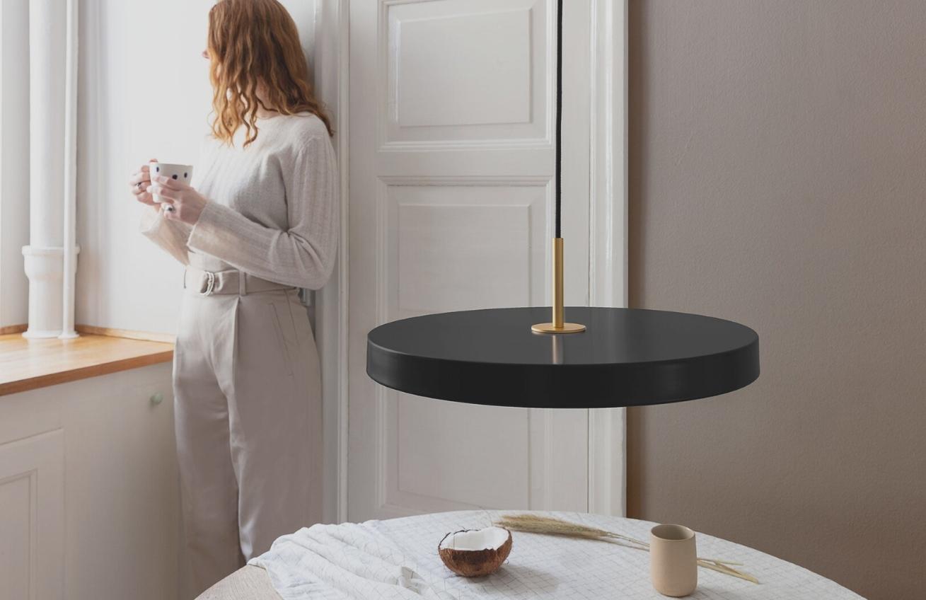 Umage Antracitově šedé kovové závěsné světlo Asteria mini Ø 31 cm