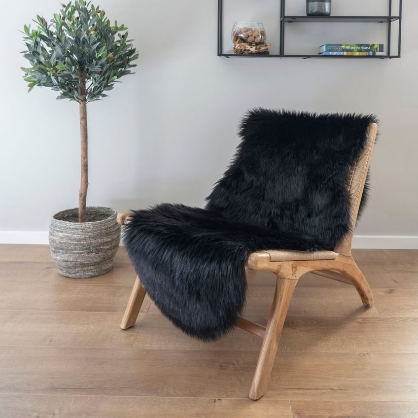 Nordic Living Černá ovčí ekokůže Lenny II.