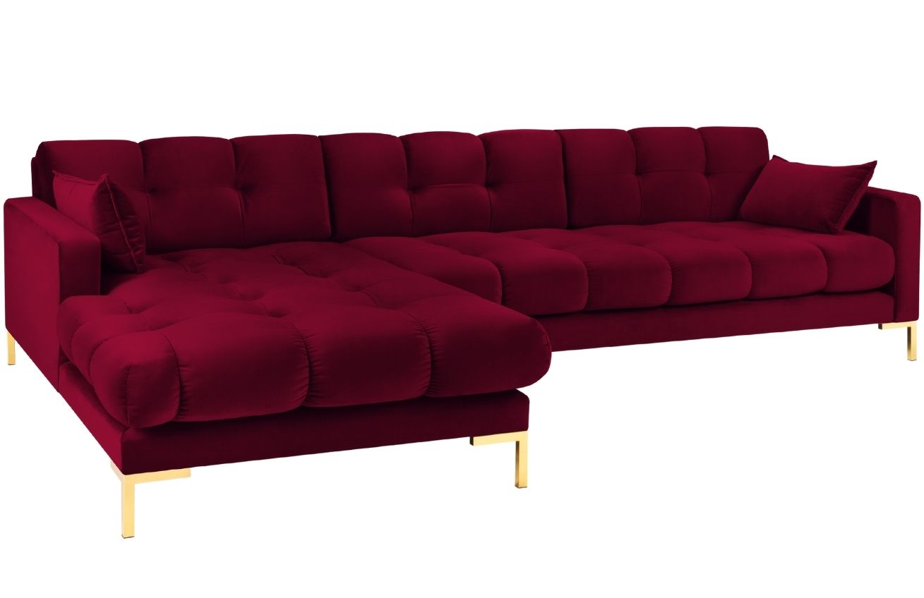 V&iacute;nově červen&aacute; sametov&aacute; rohov&aacute; pohovka MICADONI MAMAIA 293 cm se zlatou podnož&iacute;, lev&aacute;