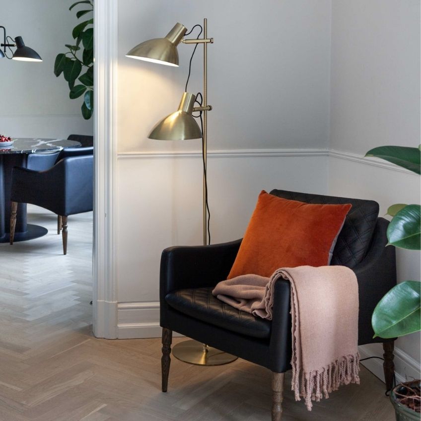 Mosazná kovová stojací lampa Halo Design Metropole II. 150 cm