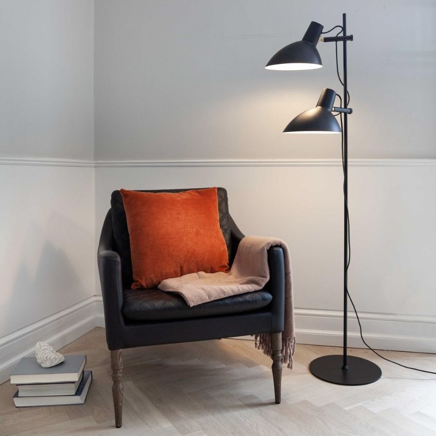 Černá kovová stojací lampa Halo Design Metropole II. 150 cm