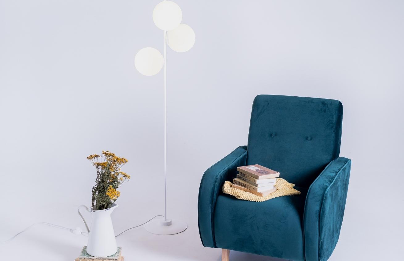 Nordic Design Bílá skleněná stojací lampa Bubbly 155 cm